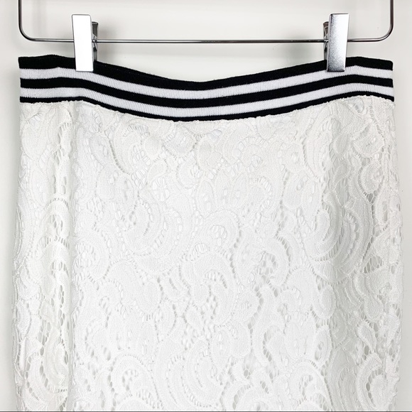 GUESS | White Lace Skirt Scalloped Hem M - Picture 2 of 8